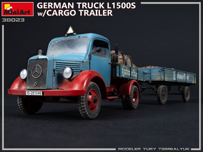 Mercedes 1,5 Tonner mit Anhänger und Bierfassbeladung
