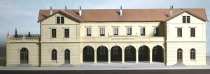Ansicht des alten Bahnhofs Göppingen (Straßenseite) in der Baugröße 1 (1:32), zur Vergrößerung des Bildes, bitte Anklicken
